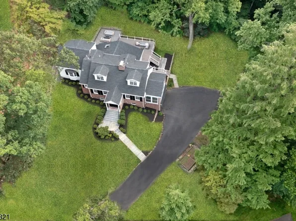 10 Brantwood Ter, Millburn Twp., NJ 07078