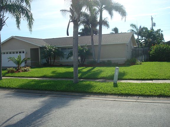 2nd image of 635 Hibiscus Dr