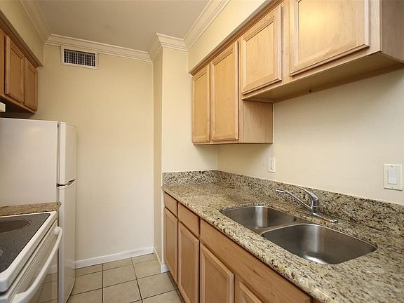 3rd image of 2052 Branard St APT 6