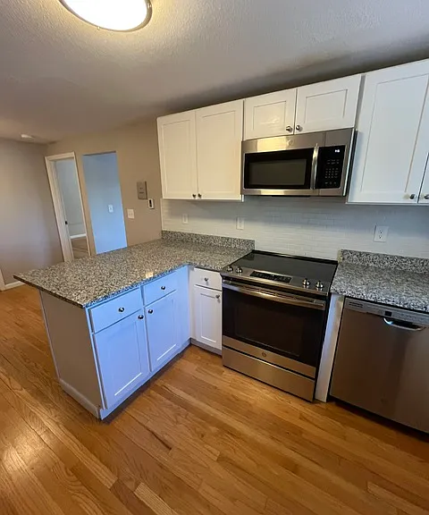 61 Crescent St #3 — Photo 1