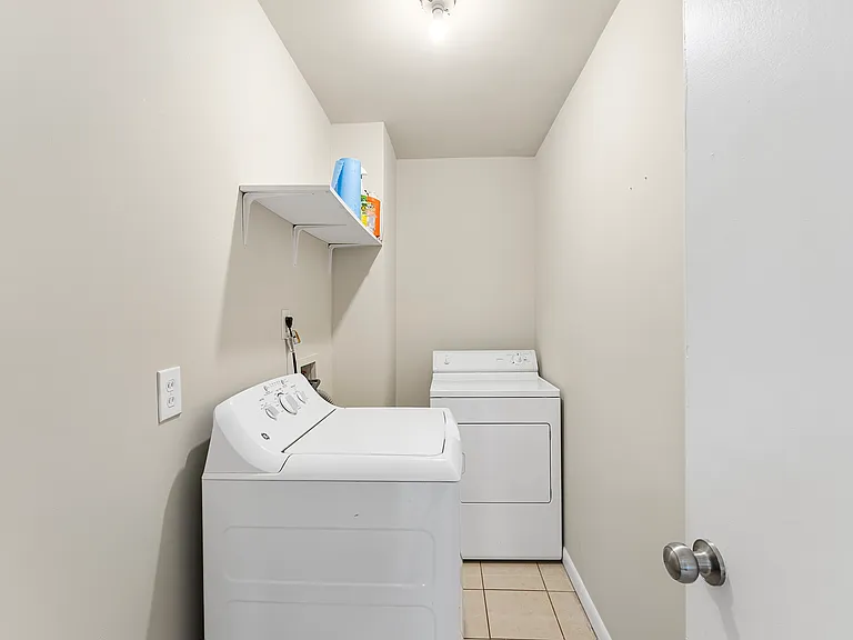 2808 Bardwell Rd — Photo 14