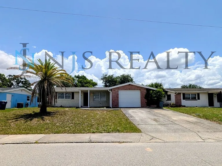 9520 Gray Fox Ln — Photo 1