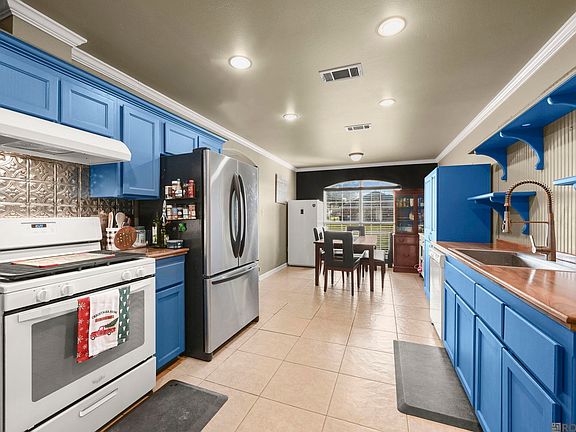 3rd image of 36043 Portsmouth Dr