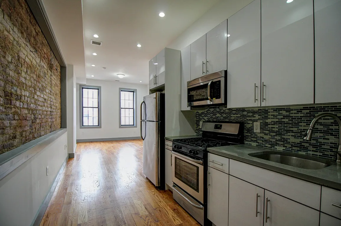 Building Photo - 989 Putnam Ave #2R