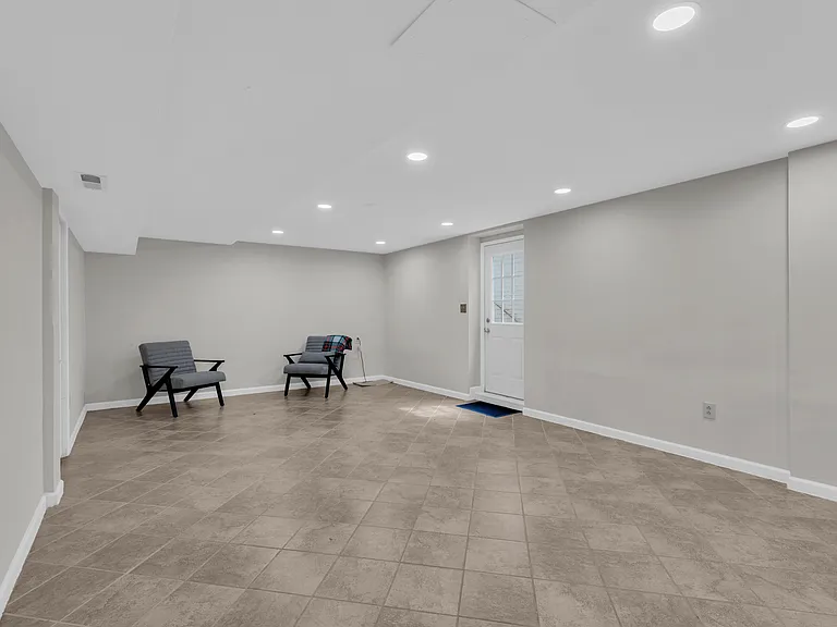 7707 Lake Glen Dr — Photo 13