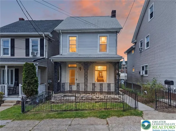 43 E Phillips St, Coaldale, PA 18218