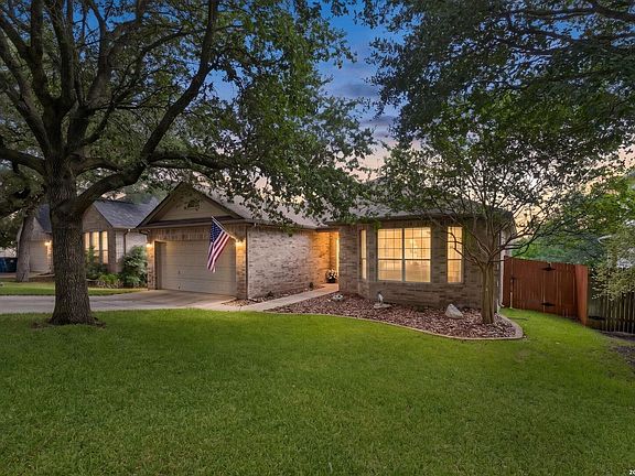 2nd image of 742 SAN GABRIEL LOOP