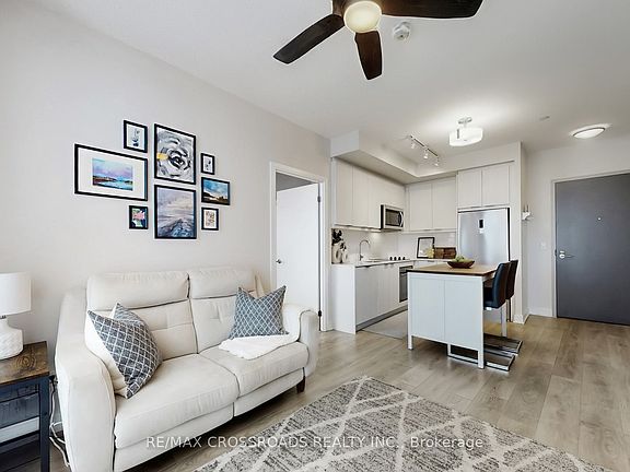 3rd image of 38 Forest Manor Rd #503