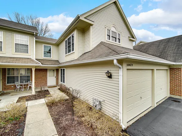 30W029 Princeton Ct, Warrenville, IL 60555