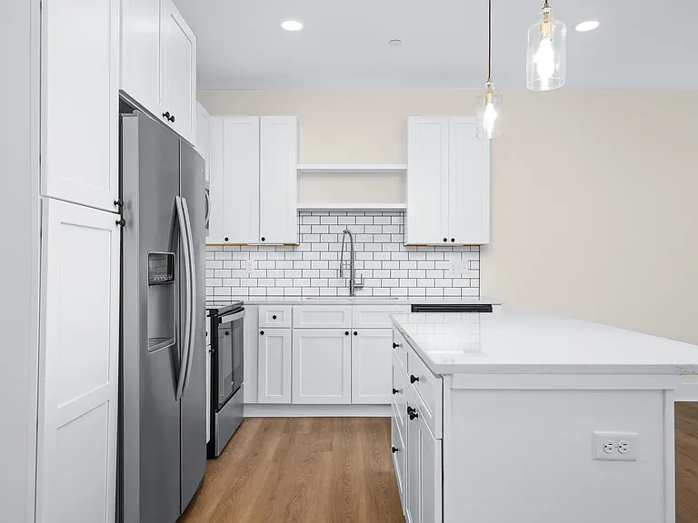 1421 Spring Pointe Ln — Photo 10