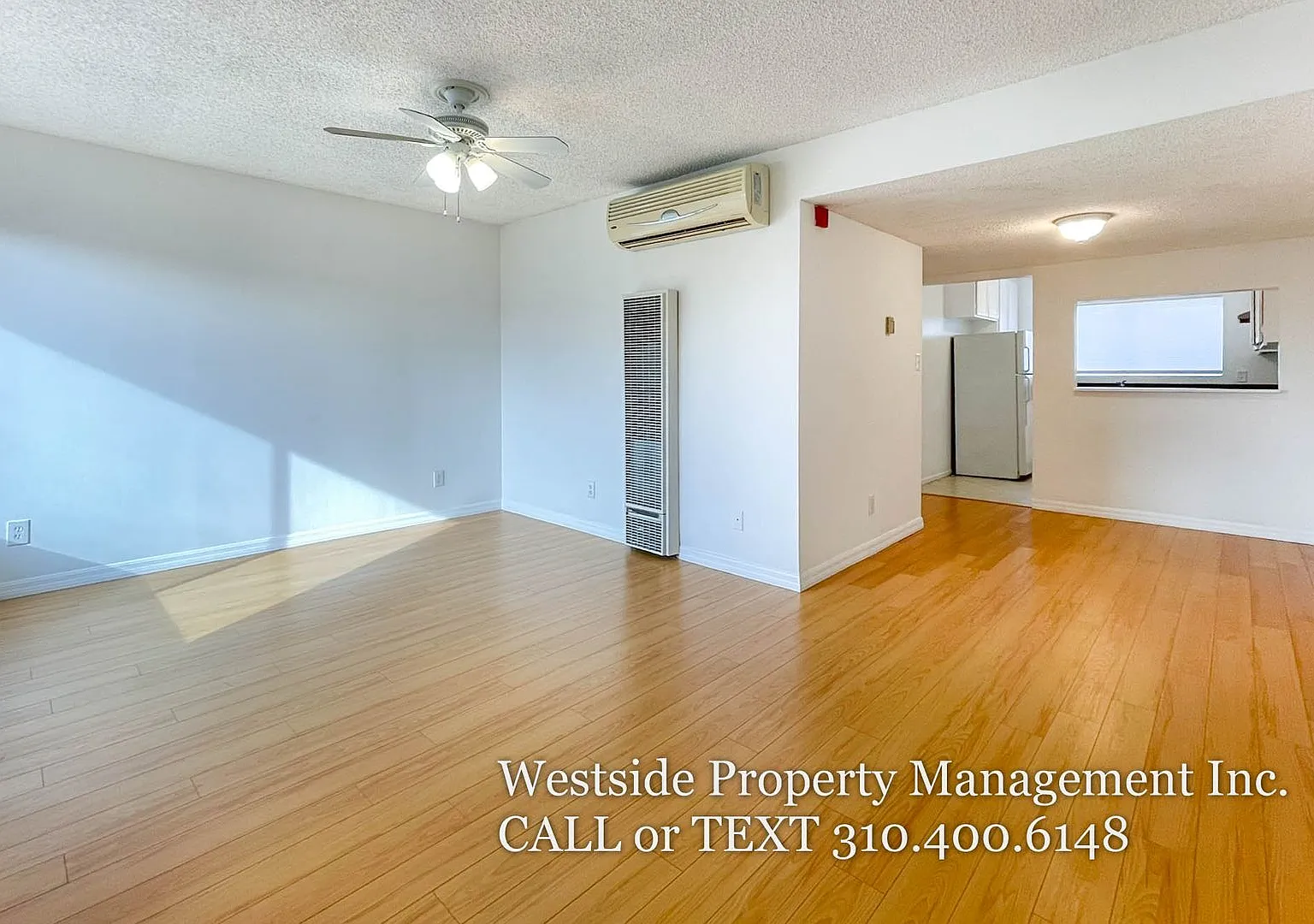 Prime Hollywood Location Upper 1BD/1BA — Photo 1