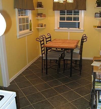 Very cute breakfast nook