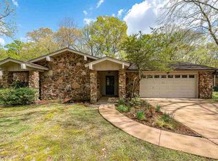 10 Forrest Ln, Conway, AR 72034