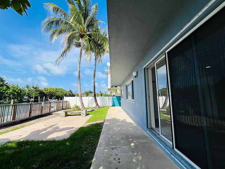 2035 Calais Dr #5 — Photo 31