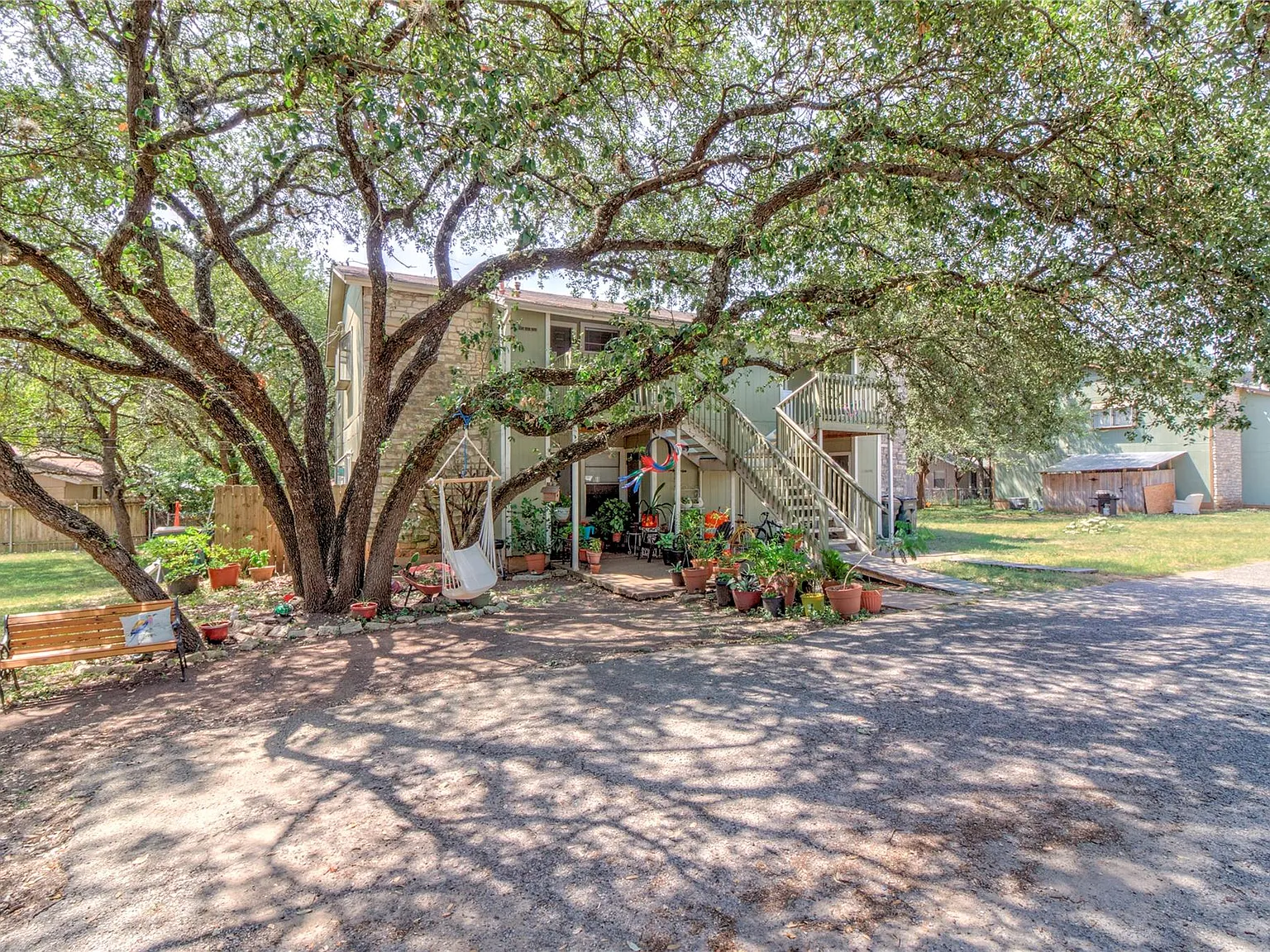 2 bed, 1.0 bath, 768 sqft, $775 — Photo 1