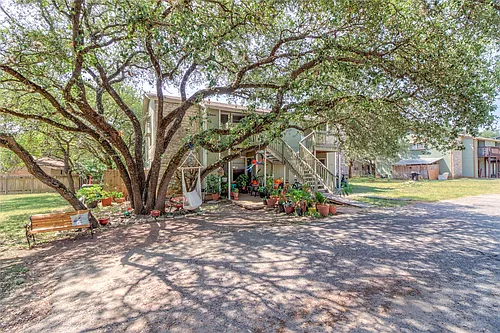 400 Hedgewood Dr #D Photo 1 400 Hedgewood Dr #D Photo 1