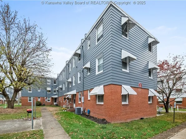 302 Kenna Dr, South Charleston, WV 25309