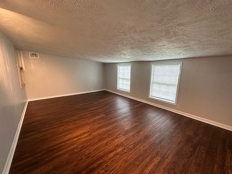 4446 Aristocrat Ln