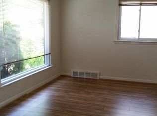 330 Roth Blvd, Clawson, MI 48017