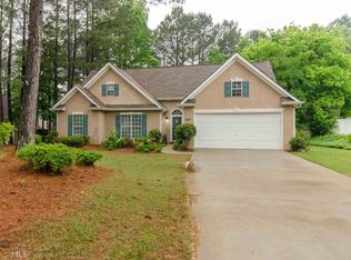 202 Kingsbrook Cir, Newnan, GA 30265