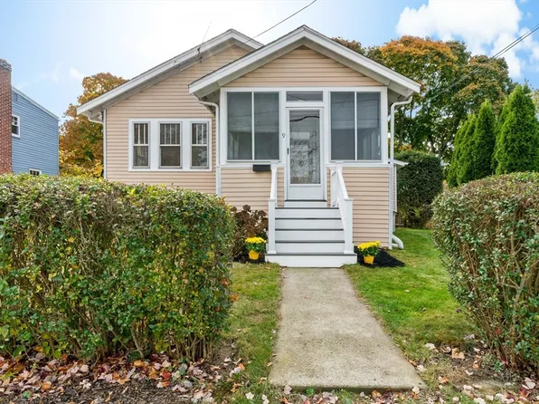 9 Wright St, Weymouth, MA 02190