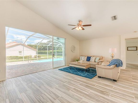 4th image of 13504 Woodside Dr