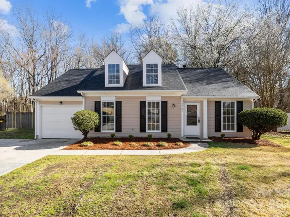 13701 Dawlish Ln, Pineville, NC 28134