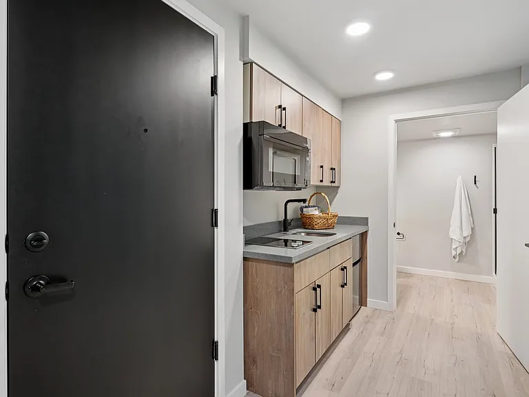 Clara Apartments — Photo 6