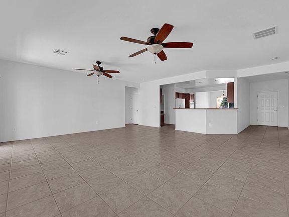 4th image of 7810 Fieldfare Dr