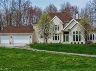 919 E Wagner Rd, Buchanan, MI 49107