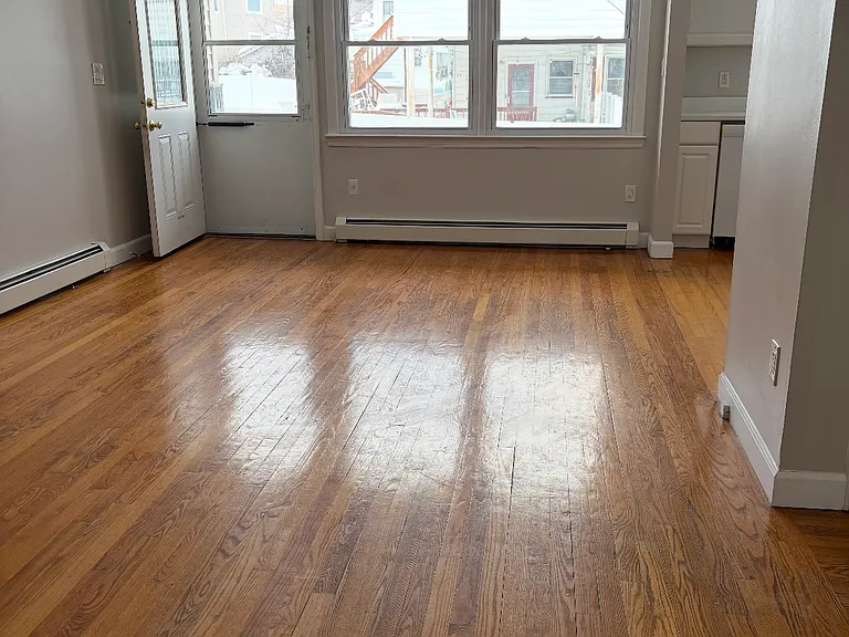 Carey Avenue Apartments — Photo 6