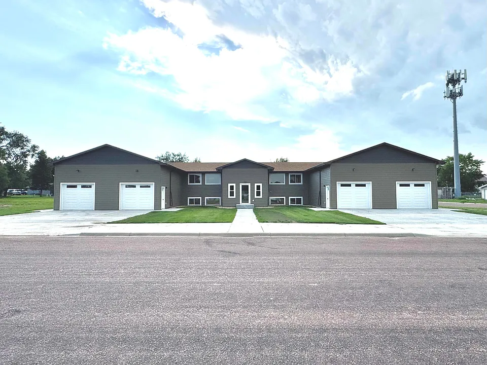 1101 S Lawler Exterior