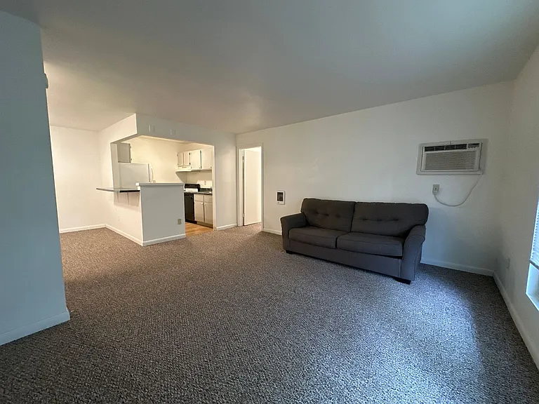 University Park Apartments near Cornell University — Photo 102