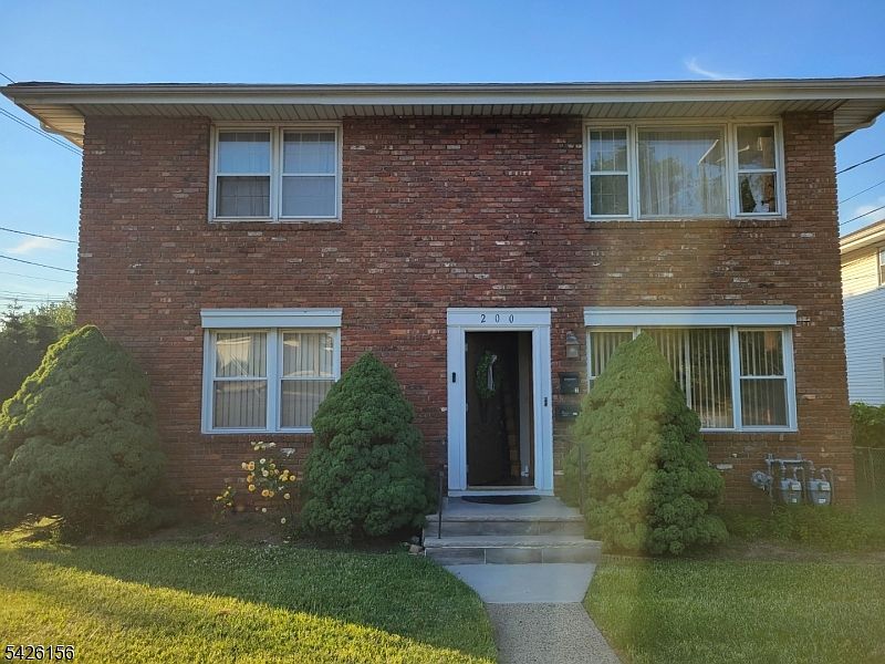 1st image of 200 E 11Th St #1,2