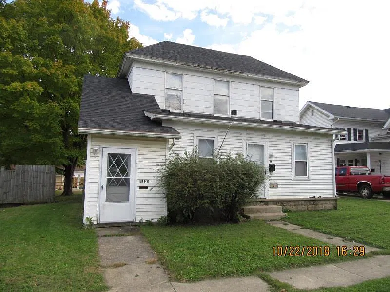 31 1/2 E Race St