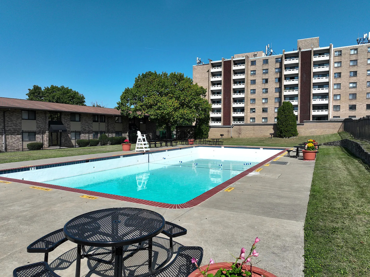 Riverwind at Chatham Park Drive — Photo 3