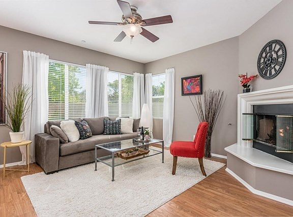 620 Freeport Ln-MLS_Size-005-4-Family Ro