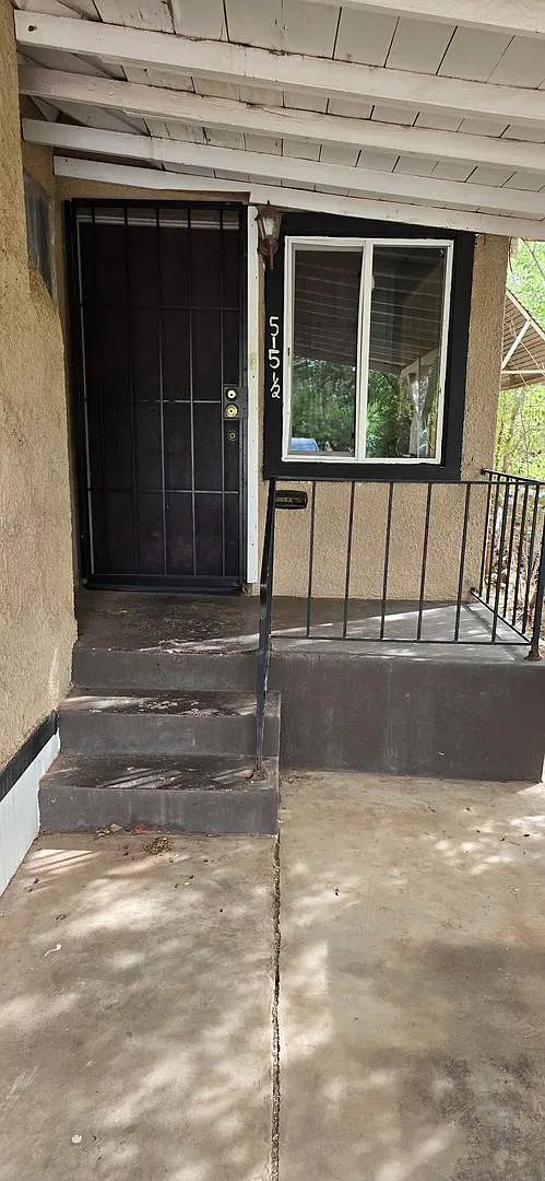 515 W Maple Unit — Photo 1