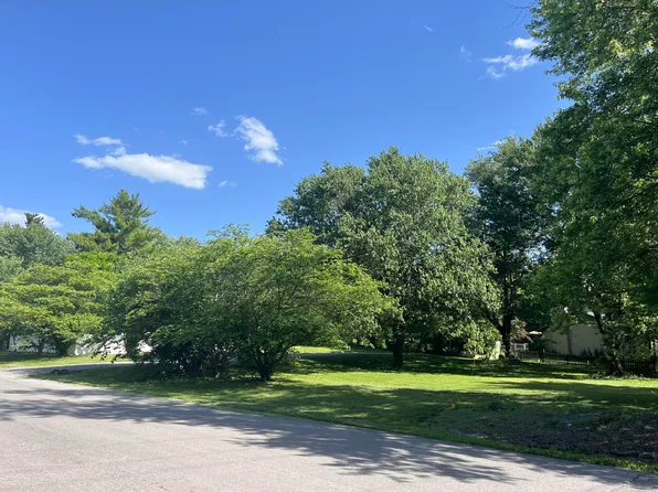 1068 Shakertown Rd, Danville, KY 40422