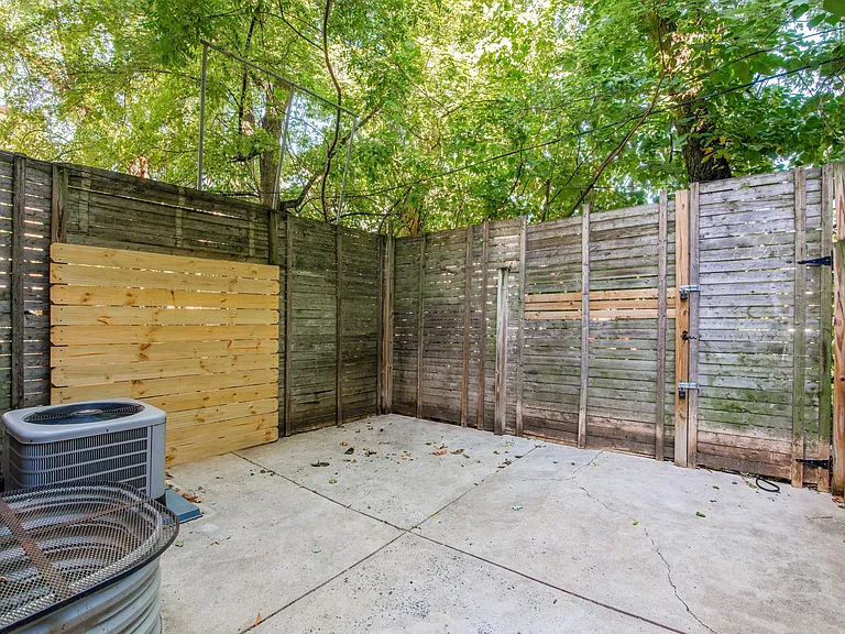 1947 N Gratz St #1 — Photo 12