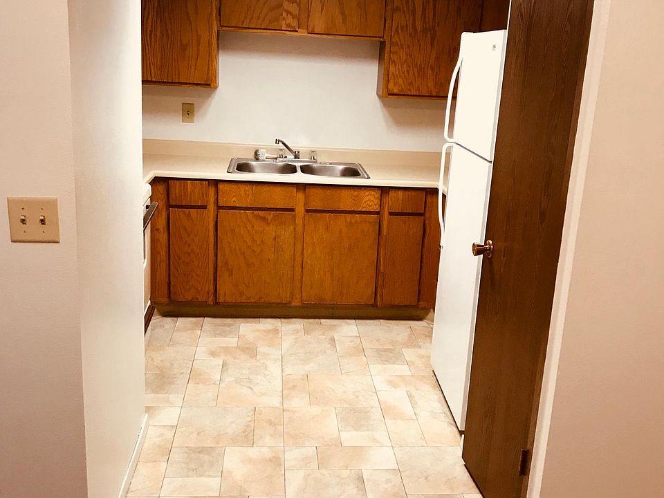 2nd image of 1122 Canyon Hills Rd APT D4