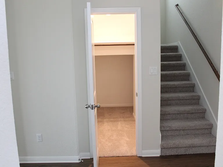 6504 Folsom Ave — Photo 3