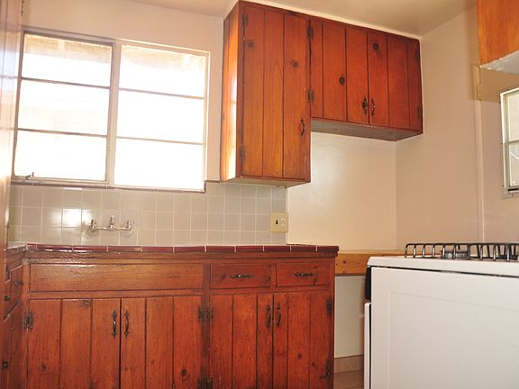 5th image of 2134 1/2 N Lincoln St