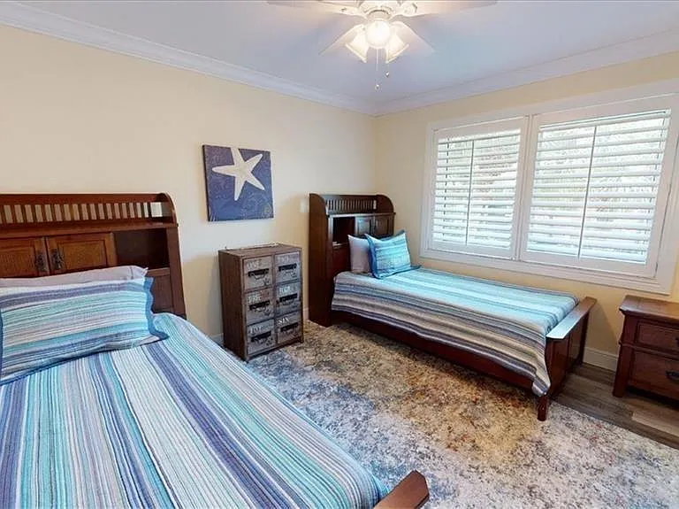 4180 Looking Glass Ln #4104 — Photo 13