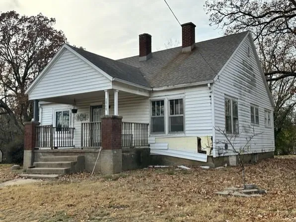 1040 S Cedar St, Nevada, MO 64772