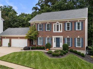 16630 Highland Summit Dr, Ballwin, MO 63011