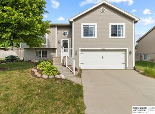 5823 S 190th Ter, Omaha, NE 68135