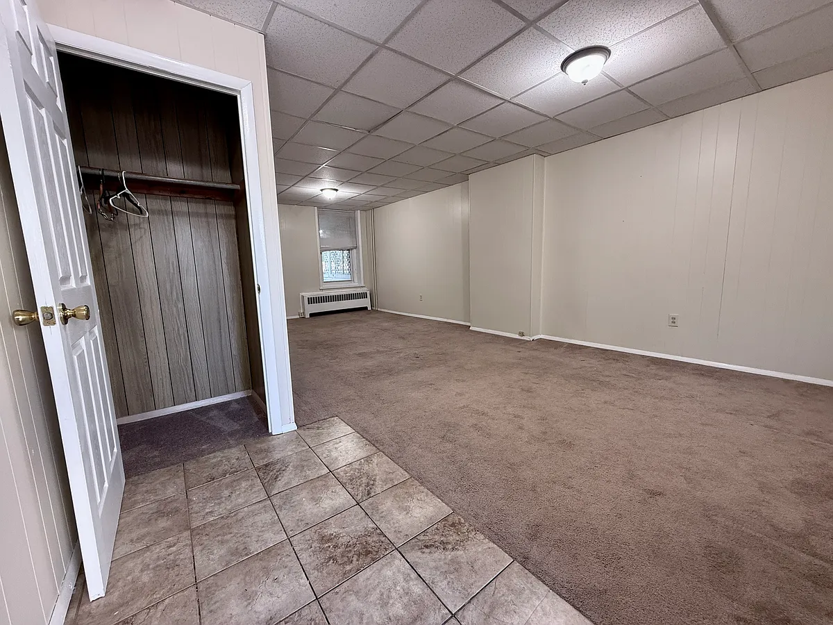 Building Photo - 134 S Hall St