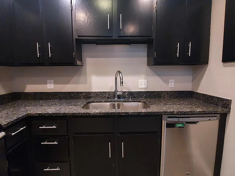 311 Pleasant Ave #404 — Photo 5