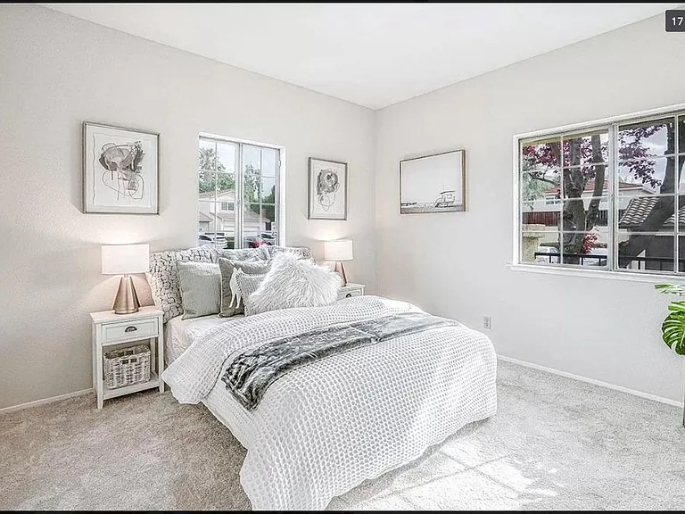 24 Washington Square Dr — Photo 4